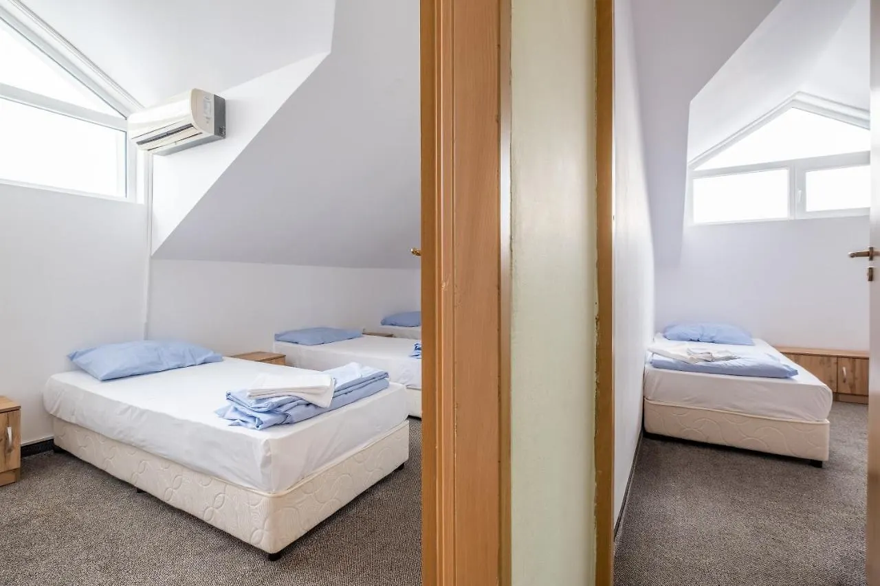 Julia Rooms Sofia 0*,